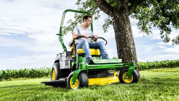 Tondeuse autoportée à rayon de braquage 0° John Deere Z515E – Image 5
